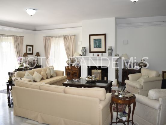 Villa in Zona E | John Medina Real Estate