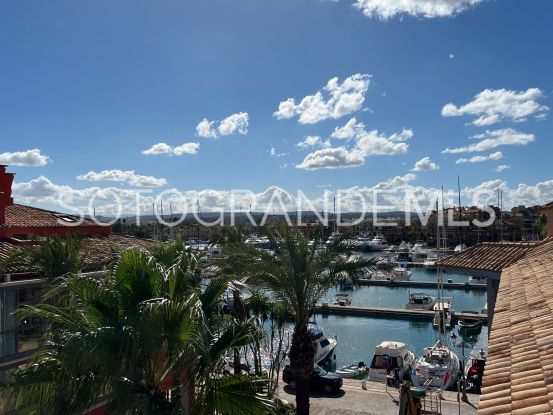 For sale penthouse in Sotogrande Puerto Deportivo with 2 bedrooms | John Medina Real Estate