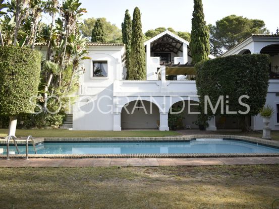Villa en venta en Sotogrande Alto Central con 4 dormitorios | John Medina Real Estate