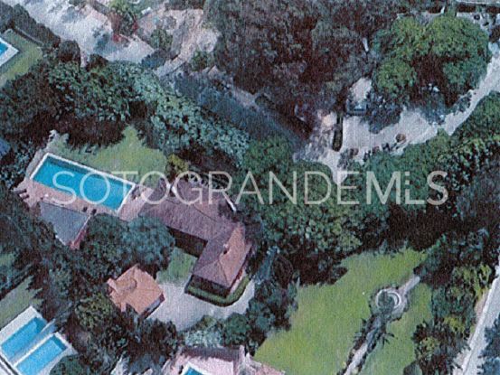 For sale villa in Sotogrande Costa with 4 bedrooms | John Medina Real Estate