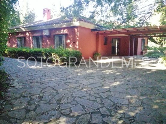 Sotogrande Costa, villa a la venta con 4 dormitorios | John Medina Real Estate