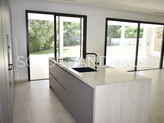 5 bedrooms villa for sale in Zona B, Sotogrande Costa | John Medina Real Estate