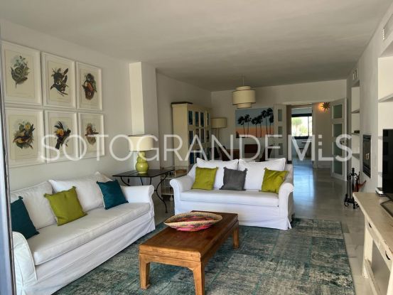 Apartamento a la venta en El Polo de Sotogrande con 4 dormitorios | John Medina Real Estate