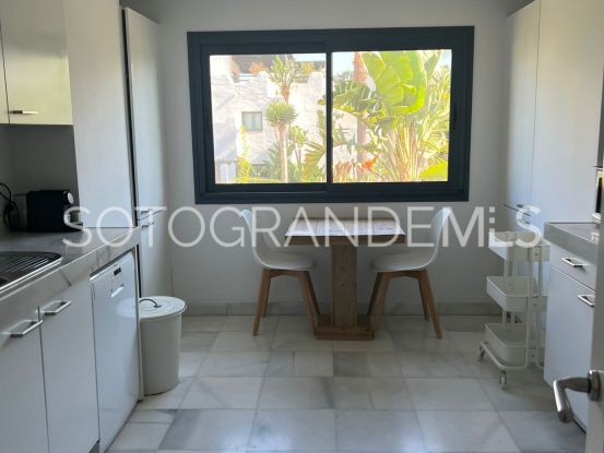 Apartamento a la venta en El Polo de Sotogrande con 4 dormitorios | John Medina Real Estate