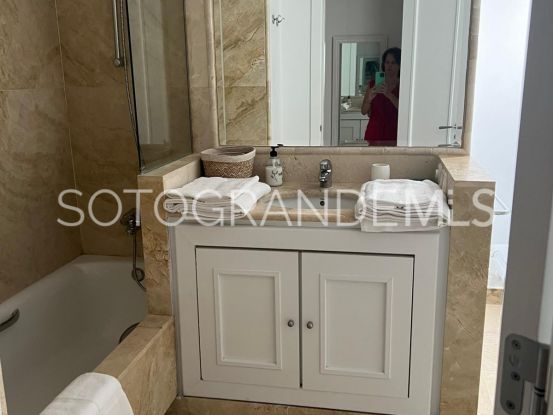 Apartamento a la venta en El Polo de Sotogrande con 4 dormitorios | John Medina Real Estate