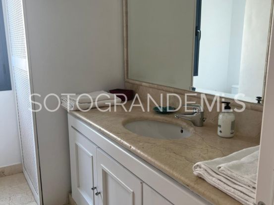 Apartamento a la venta en El Polo de Sotogrande con 4 dormitorios | John Medina Real Estate