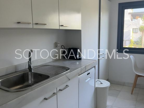Apartamento a la venta en El Polo de Sotogrande con 4 dormitorios | John Medina Real Estate