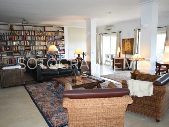 Se vende villa en Zona B de 6 dormitorios | John Medina Real Estate