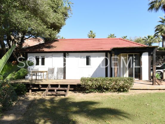 Se vende villa en Zona B de 6 dormitorios | John Medina Real Estate