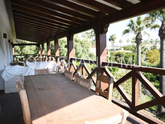 Se vende villa en Zona B de 6 dormitorios | John Medina Real Estate