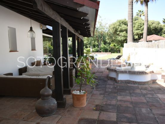 Se vende villa en Zona B de 6 dormitorios | John Medina Real Estate