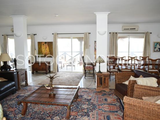 Se vende villa en Zona B de 6 dormitorios | John Medina Real Estate