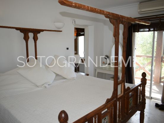 Se vende villa en Zona B de 6 dormitorios | John Medina Real Estate