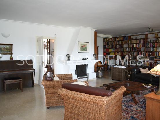 Se vende villa en Zona B de 6 dormitorios | John Medina Real Estate