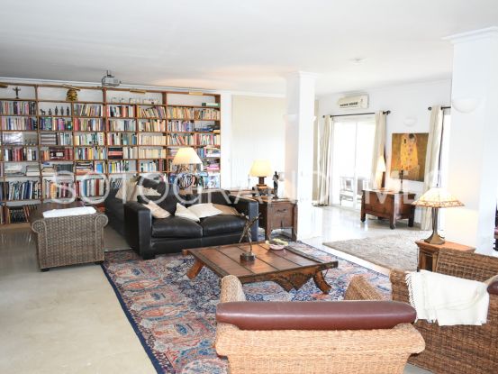 Se vende villa en Zona B de 6 dormitorios | John Medina Real Estate