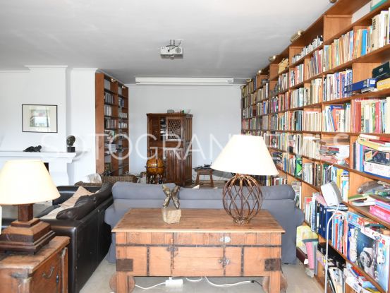 Se vende villa en Zona B de 6 dormitorios | John Medina Real Estate