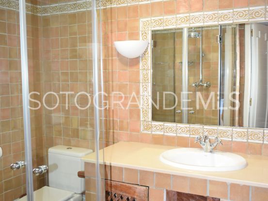 Se vende villa en Zona B de 6 dormitorios | John Medina Real Estate