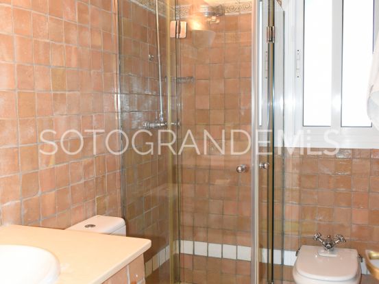 Se vende villa en Zona B de 6 dormitorios | John Medina Real Estate