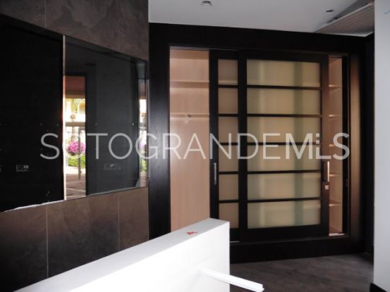 Sotogrande Puerto Deportivo commercial premises for sale | John Medina Real Estate