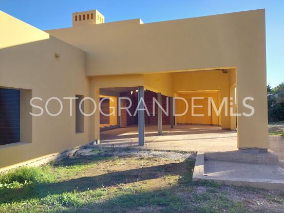 For sale villa in Zona F with 4 bedrooms | John Medina Real Estate