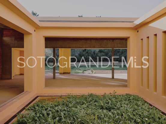 For sale villa in Zona F with 4 bedrooms | John Medina Real Estate