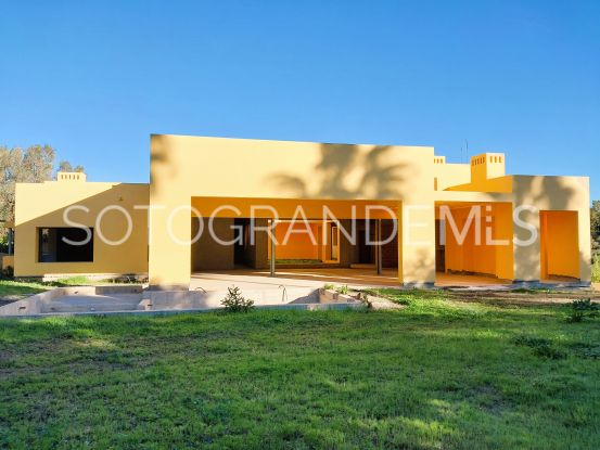 4 bedrooms villa for sale in Zona F, Sotogrande Alto | John Medina Real Estate