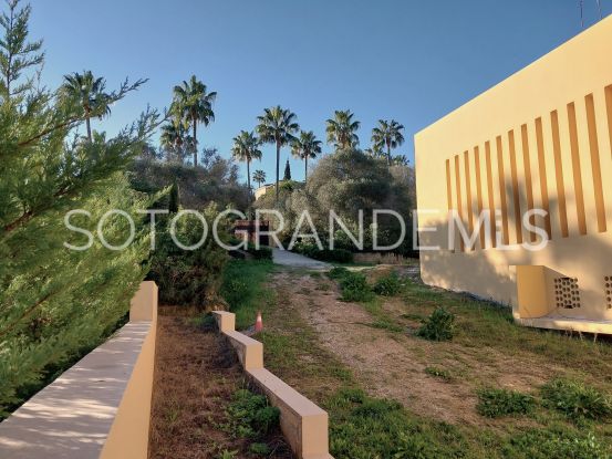 For sale villa in Zona F with 4 bedrooms | John Medina Real Estate