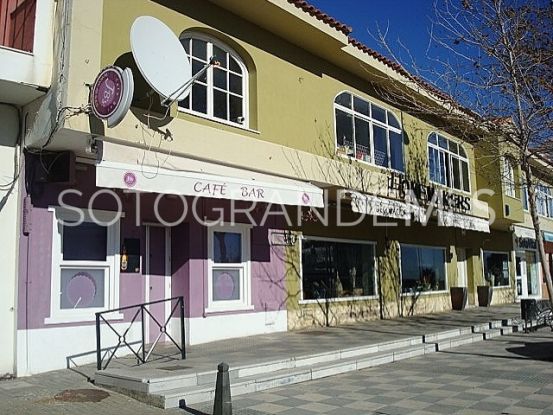 Local comercial con 1 dormitorio a la venta en Torreguadiaro | John Medina Real Estate
