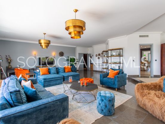 Buy villa in La Reserva with 5 bedrooms | John Medina Real Estate