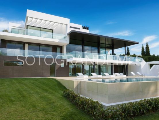 Villa in Zona F with 5 bedrooms | John Medina Real Estate