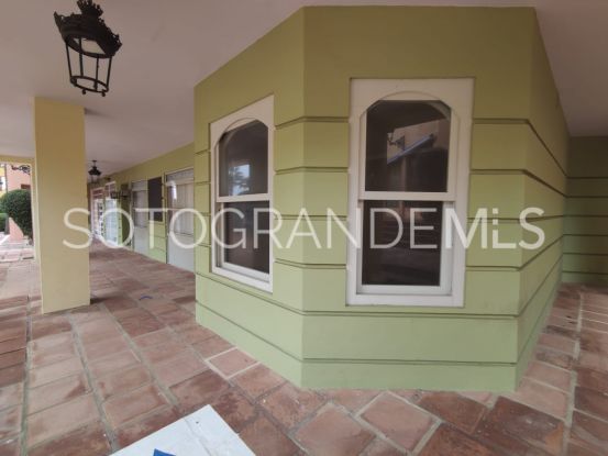 Se vende local comercial en Sotogrande Puerto Deportivo | John Medina Real Estate