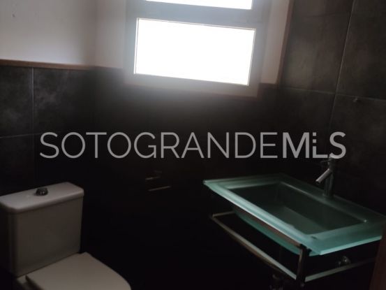 Commercial premises in Sotogrande Puerto Deportivo | John Medina Real Estate