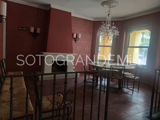 Commercial premises in Sotogrande Puerto Deportivo | John Medina Real Estate