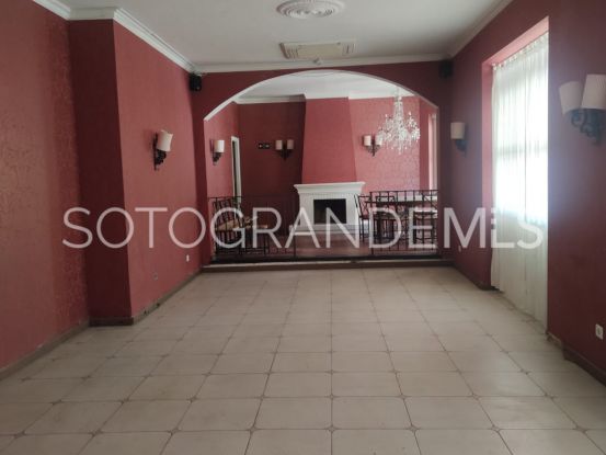 Commercial premises in Sotogrande Puerto Deportivo | John Medina Real Estate