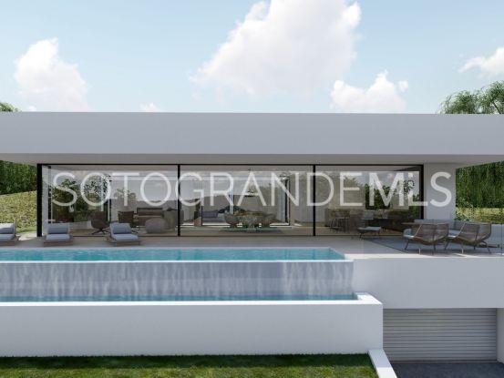 Villa a la venta de 4 dormitorios en Sotogrande Alto Central | John Medina Real Estate