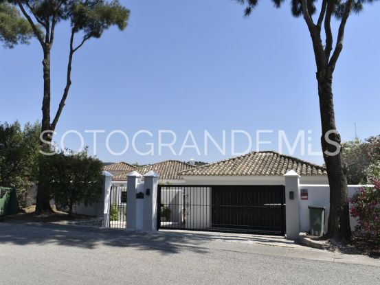 Villa for sale in Zona E with 6 bedrooms | John Medina Real Estate