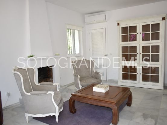 Villa for sale in Zona E with 6 bedrooms | John Medina Real Estate