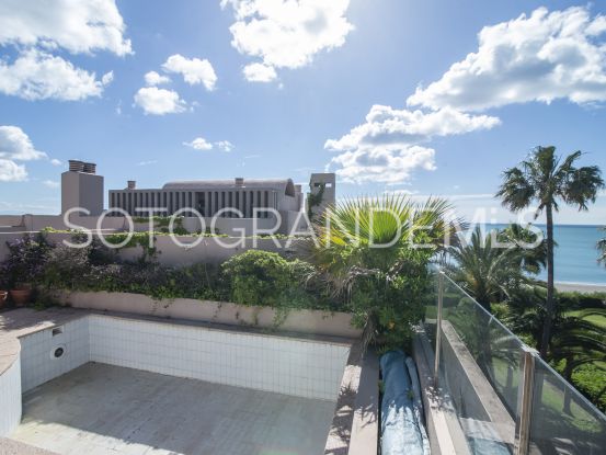 Comprar atico duplex con 3 dormitorios en Paseo del Mar, Sotogrande Costa | John Medina Real Estate