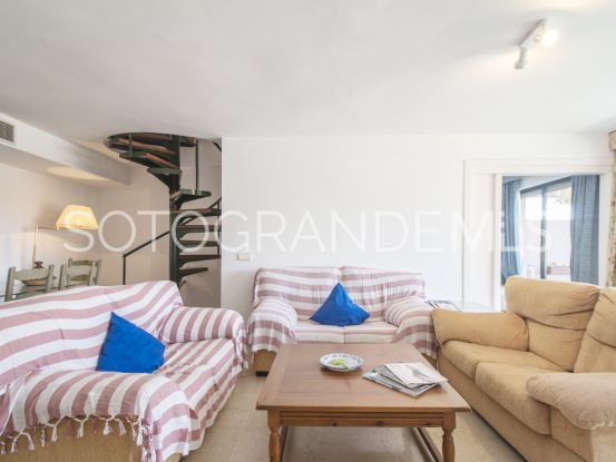 Comprar atico duplex con 3 dormitorios en Paseo del Mar, Sotogrande Costa | John Medina Real Estate