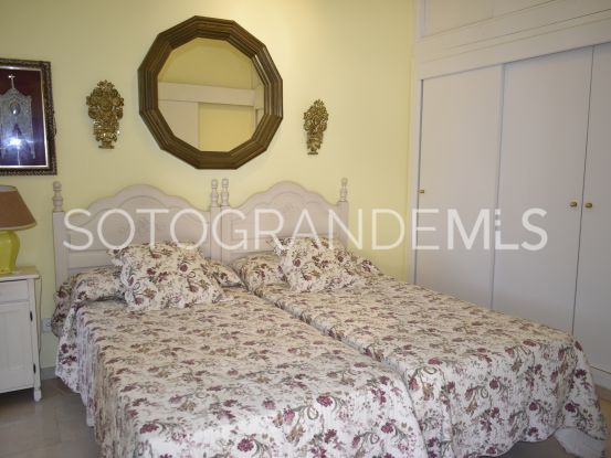 Buy penthouse with 3 bedrooms in Sotogrande Puerto Deportivo | John Medina Real Estate