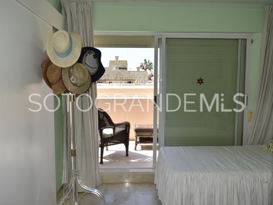 Buy penthouse with 3 bedrooms in Sotogrande Puerto Deportivo | John Medina Real Estate