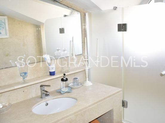 Buy penthouse with 3 bedrooms in Sotogrande Puerto Deportivo | John Medina Real Estate