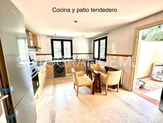 Sotogolf, Sotogrande Alto, pareado con 5 dormitorios a la venta | John Medina Real Estate