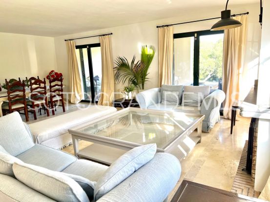 Sotogolf, Sotogrande Alto, pareado con 5 dormitorios a la venta | John Medina Real Estate