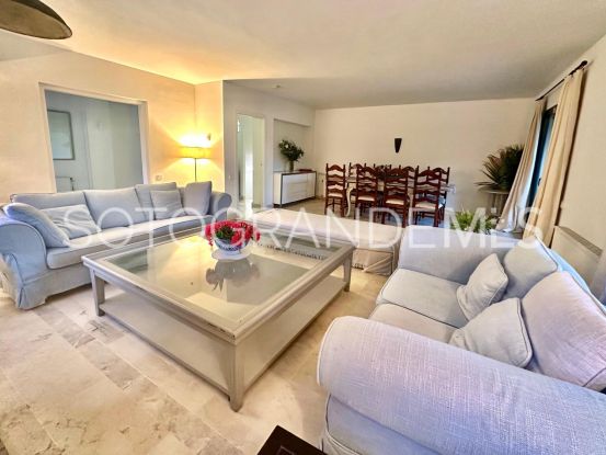 Sotogolf, Sotogrande Alto, pareado con 5 dormitorios a la venta | John Medina Real Estate