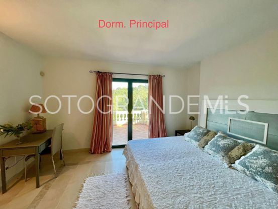 Sotogolf, Sotogrande Alto, pareado con 5 dormitorios a la venta | John Medina Real Estate