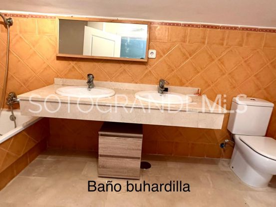 Sotogolf, Sotogrande Alto, pareado con 5 dormitorios a la venta | John Medina Real Estate