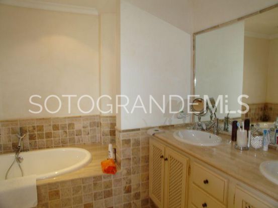 Villa en venta en Zona F | John Medina Real Estate