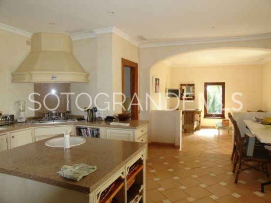 Villa en venta en Zona F | John Medina Real Estate