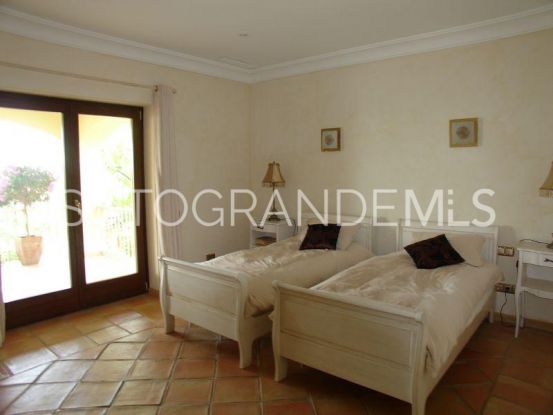 Villa en venta en Zona F | John Medina Real Estate